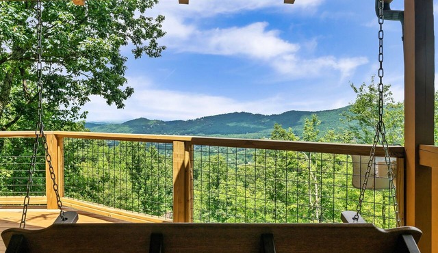 Great Views, Private Setting, Fire Pit, Game Room, Pool, Gas Grill, Pets