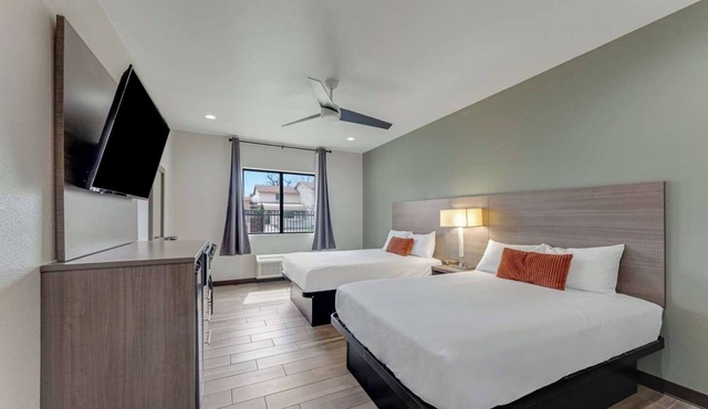 Groups’ Choice: 3 Comfortable Rooms Near Downtown w/Free Breakfast