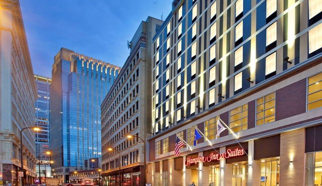 Hampton Inn & Suites Minneapolis/Downtown