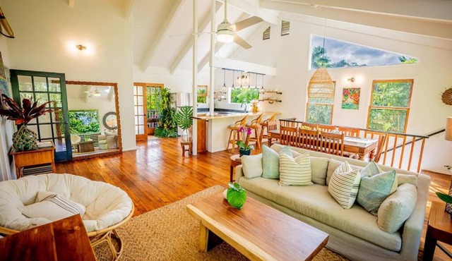 Hanalei Getaway~Walk to Hanalei Bay/town, sleeps12