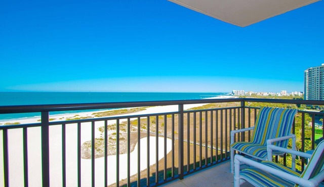 Harbour Light Towers 1105 11th Floor Beachfront Studio at Harbour Light Towers