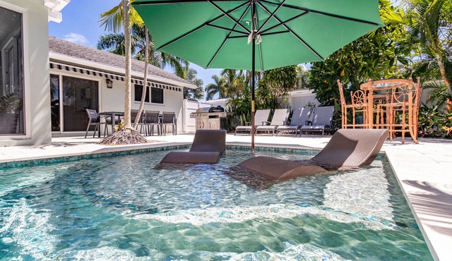 HGTV Design Star - Beach entry, Pool- Spa Heaven