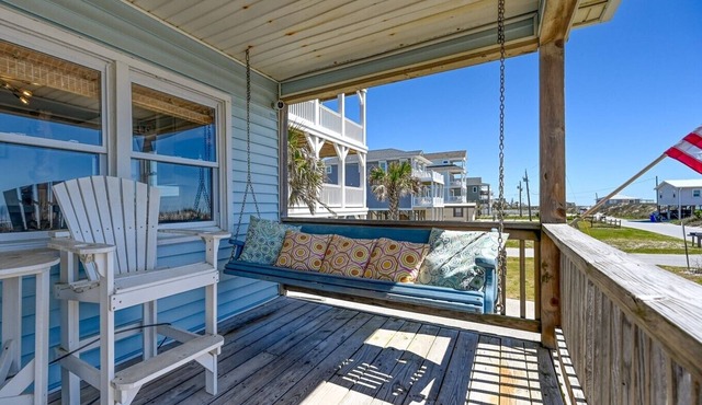 Hibiscus Hut - Oceanfront - Midcentury Modern Tiki Theme