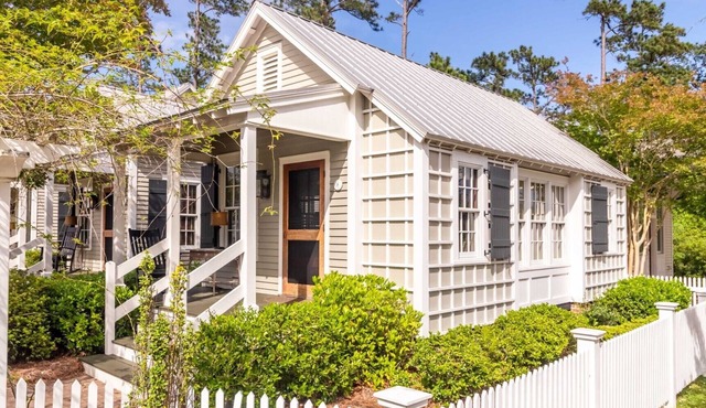 Hinkley Cottage, Quaint w/Queen Bed – River Dunes