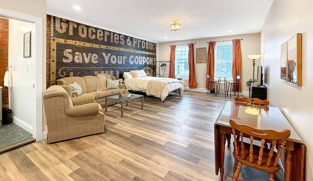 Historic Harmar Studio | Walk to Dining (494751)