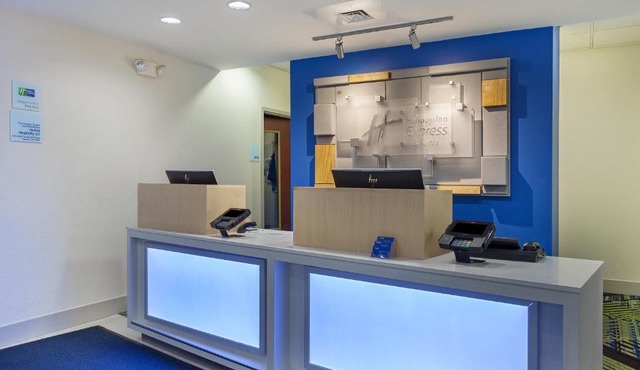 Holiday Inn Express & Suites Lebanon-Nashville Area by IHG