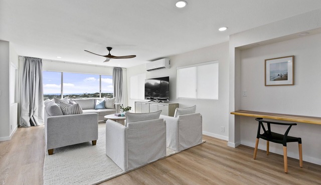 Honolulu Hillside Home - Ocean and Diamond Head Views