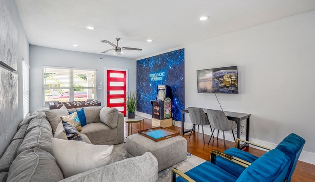 Intergalactic Abode @EADO - 5 km from FIFA Fest in Houston
