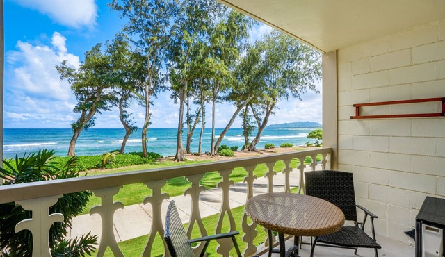 Islander on the Beach 225 Oceanfront Studio with AC