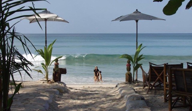 JJ Beach Resort & JJ Seafood