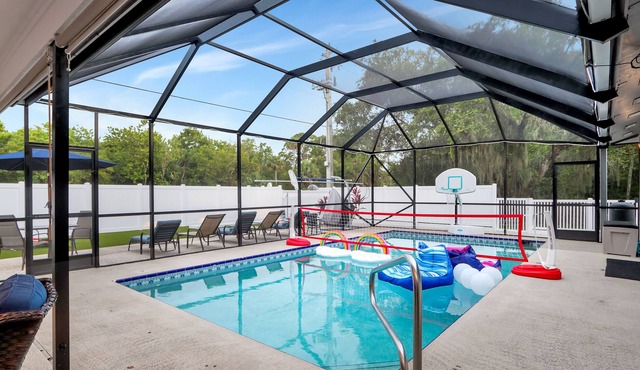 Jupiter Resort Home: Putting Green W/ Heated Pool!