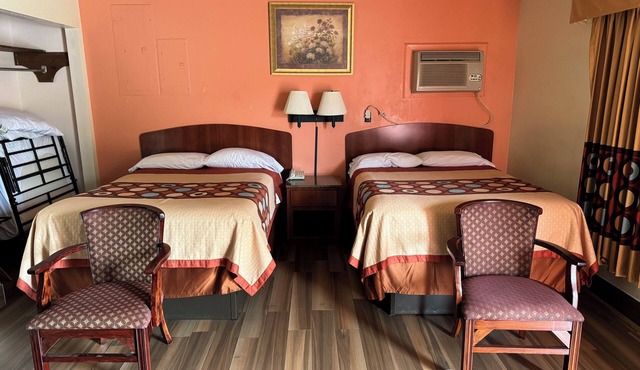 Kitchenette Suite in the heart of Bristol, Florida.