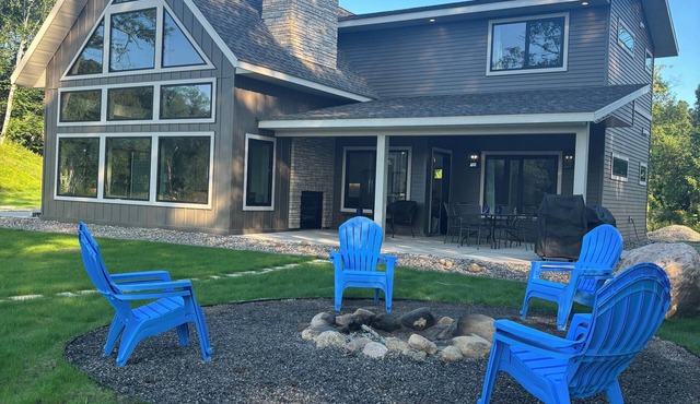 Lake Alexander + Sleeps 4 Families + Lakeside + Fire Pit
