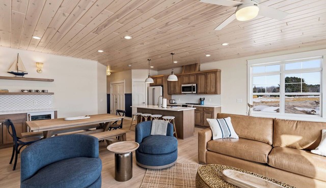 Lakeview 3-Unit Coastal Haven Sleeps 12