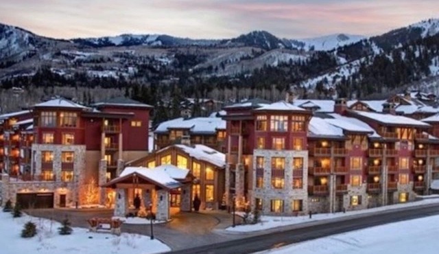 Last day to book stay. REDUCED: HILTON SUNRISE LODGE: Weekly rental: FEB 21-28.