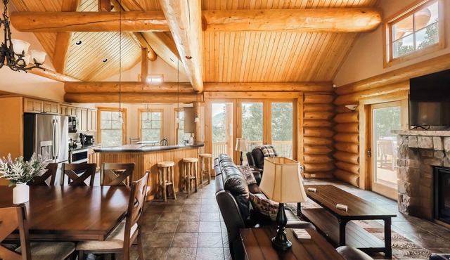 Log Cabin Getaway | Hot Tub | Ski, Hike, Relax