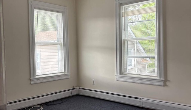 Lovely 2-Bed and 2 Bath building in North Attleborough