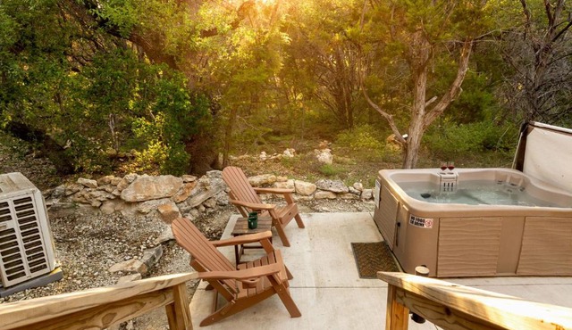 Luna Luxury Yurt-Cabin - Canyon Lake - Hot Tub