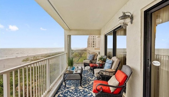 Luxurious 1800 sq ft 3 BR 2 BATH DIRECT Ocean Front Balcony end of summer rates