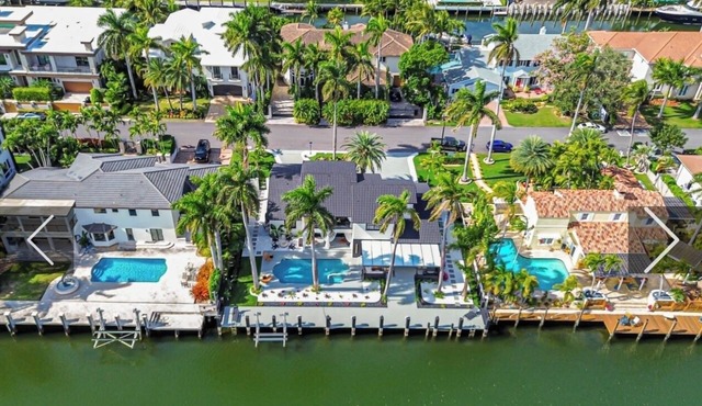 Luxurious Waterfront Home in Ft. Lauderdale w/100-Foot Dock on the Intracoastal!