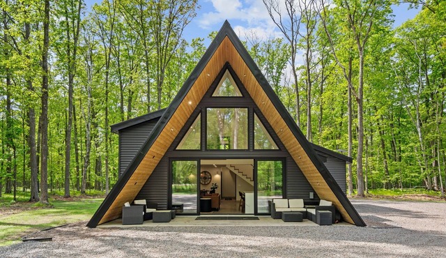 Luxury A-Frame Cabin Hot Tub + A-frame Sauna
