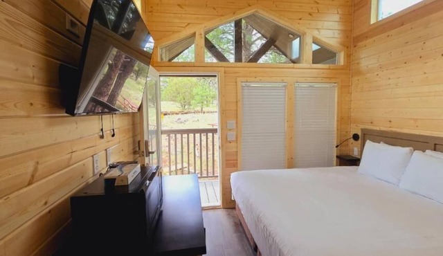 Luxury Cabin with Mountain View 4B