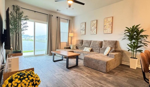 Luxury Comfy 3B3B New home with pool sleeps 11