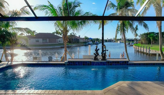 Luxury long waterview wpool-kayaks-clubs-bikes!