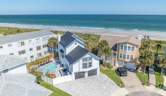 Luxury Ocean Front, Near Downtown, Heated Pool, Hot Tub, Game Room, Sleeps 28