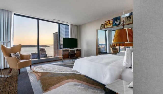 Luxury Room w/Breathtaking Bay Views Near Seattle Tacoma International Airport