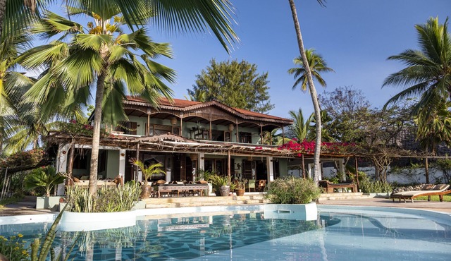 LUXURY VILLA ON THE BEACH with staff/PRIVATE VILLA on the beach with staff