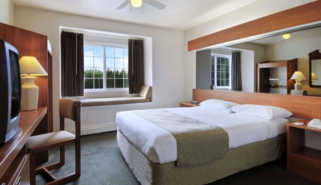 Microtel Inn & Suites by Wyndham Eagle River/Anchorage Area