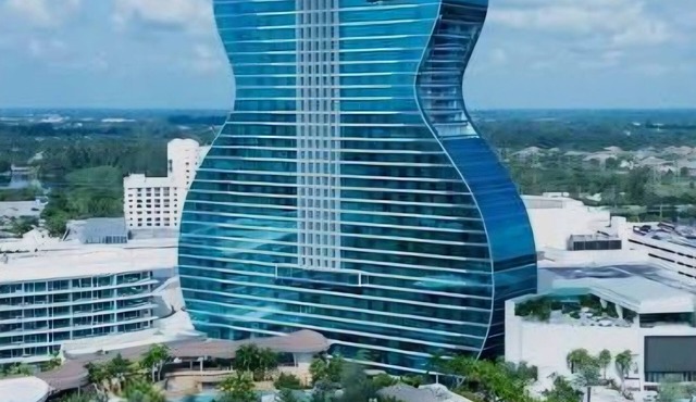 Mins away from Hard Rock Casino 3/2 W/pool& Gameroom FLL/MIA