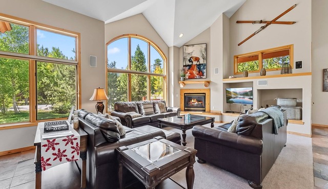 Modern Mountain Stay | Hot Tub, Fire Pit & Views