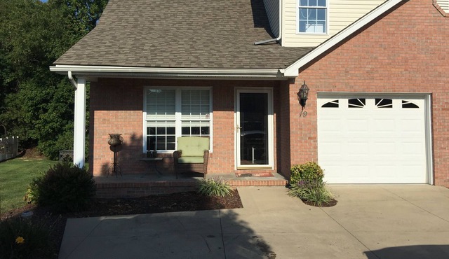 Modern Open Floor Plan Townhouse Convenient For Events At Bristol Motor Speedway