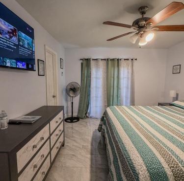 Modern Private Studio w-Kitchen-Near Beach N-Dining FIFA World Cup Ready