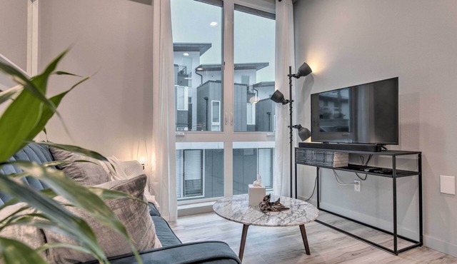 Modern Seattle Townhome, 5 Mi to Pike Place!