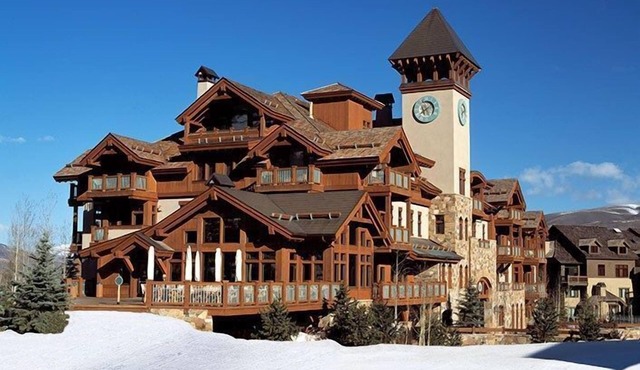 Mountain Condo + Fireplace & Private Balcony