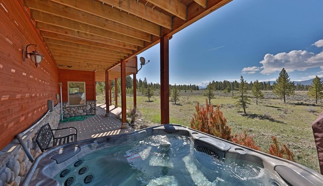 Mountain Peak 4 Bedroom Home by RedAwning