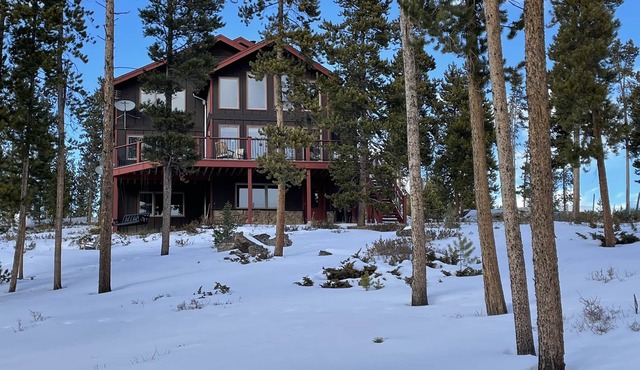 Mountain Top Home with Breathtaking Panoramic Views