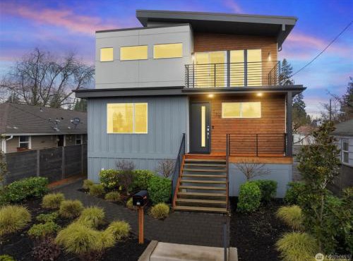 New House with Chef's Kitchen and Spa-like Suite