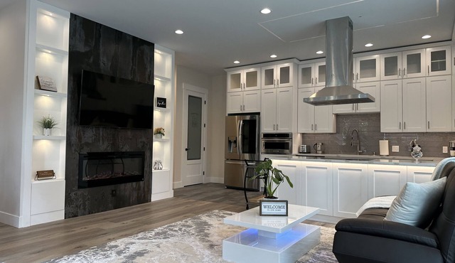 New Modern Home in Bellevue