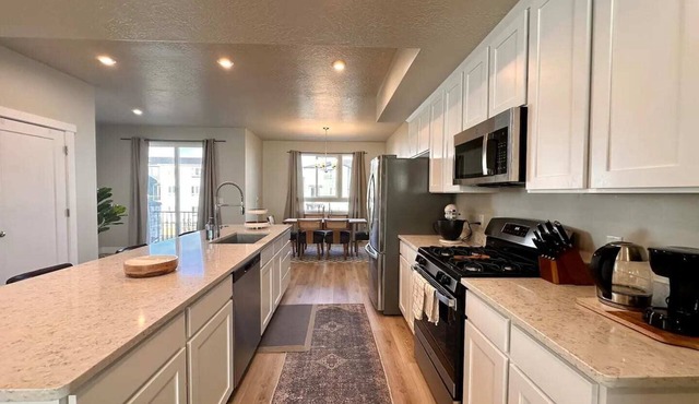 Newly Built Chic Utah Valley Gem l Theo by Stay