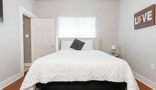 Newly Renovated-Adorable -Ft. Sam-Pearl-DTSA 1BD