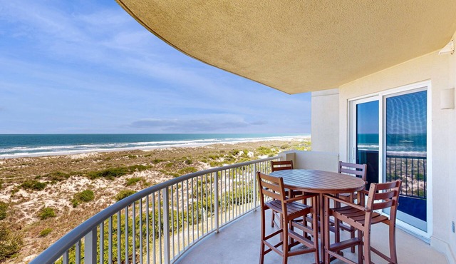 Oceanfront Condo with Great Ocean View, Balcony, Fast WiFi & 2 Shared Pools