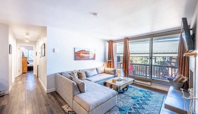 Old Town 3BR Ski Condo | Close to Park City Mountain Lifts | Hot Tub | Fireplace