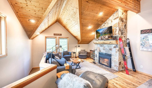 Old Town Ski House, Walk to Park City Mountain, Private Hot Tub, AC