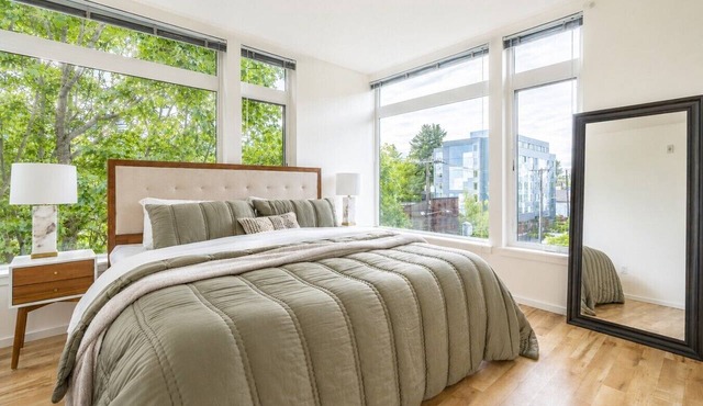 One bedroom Central District Apartment