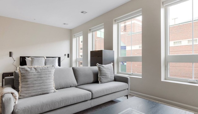 Open Kendall Square Studio w/Gym, W/D & Rooftop, by Blueground
