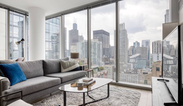 Open Loop 2BR w/Lounge & Gym, nr Chicago Riverwalk, by Blueground